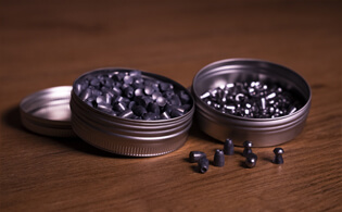 Blikjes pellets en slugs